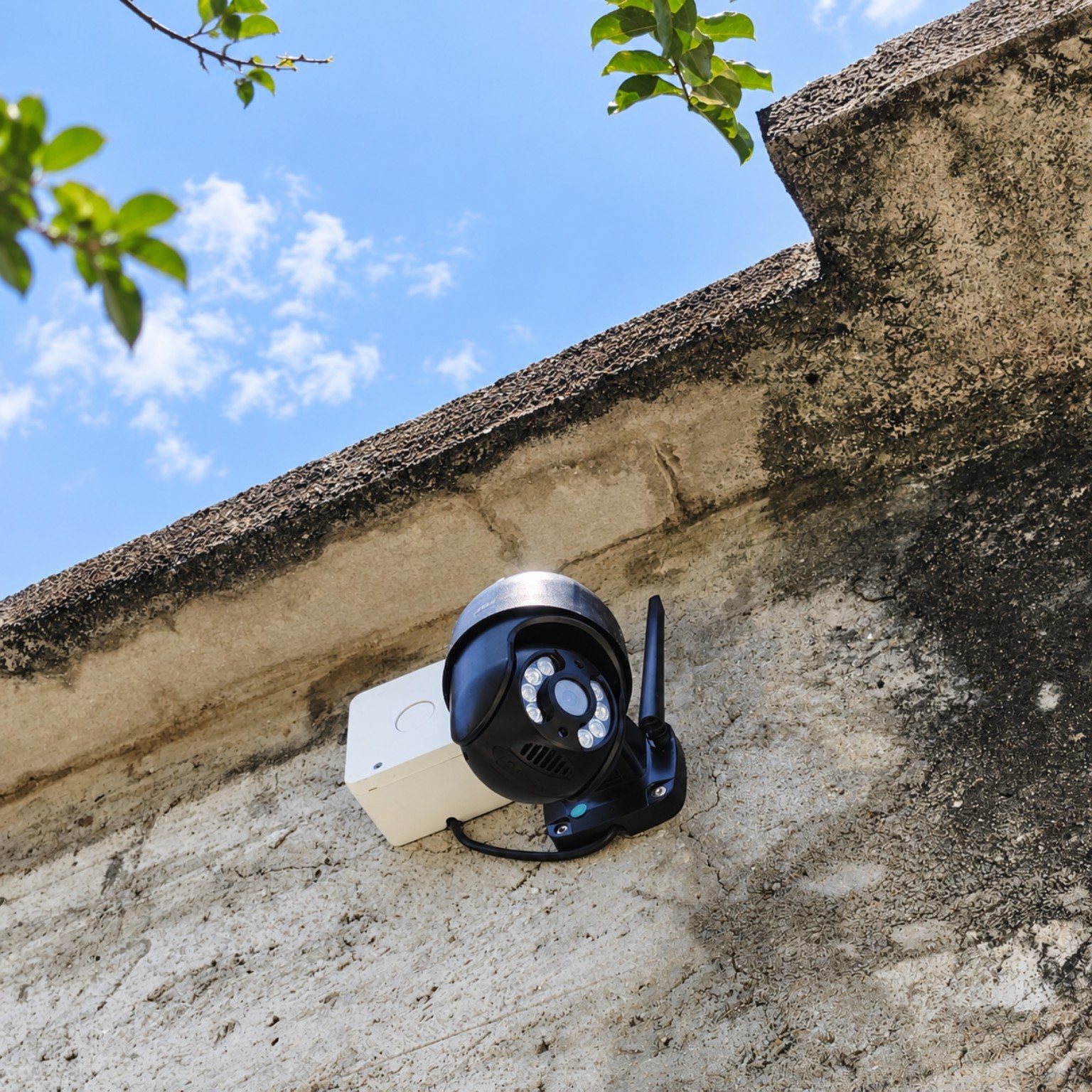 Câmera externa com cobertura de área residencial