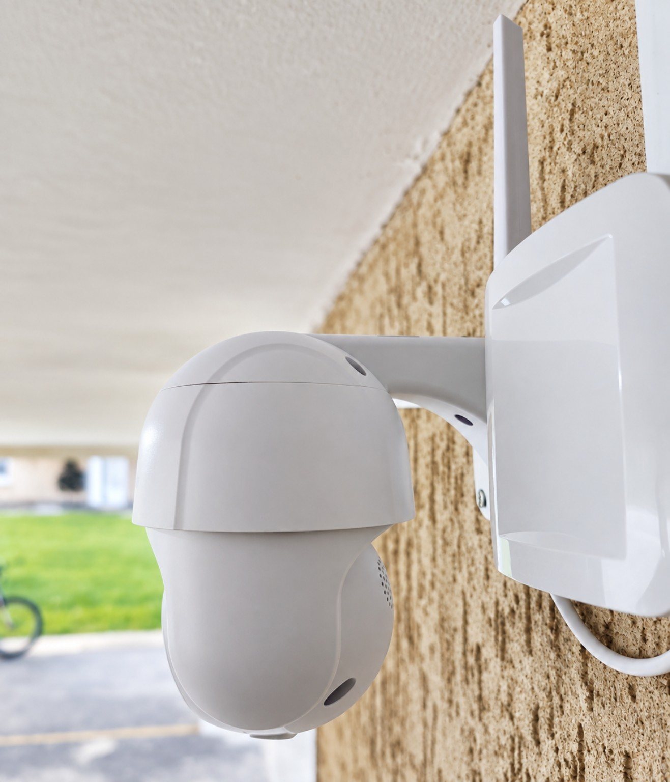 Câmera Wi-Fi instalada em área externa